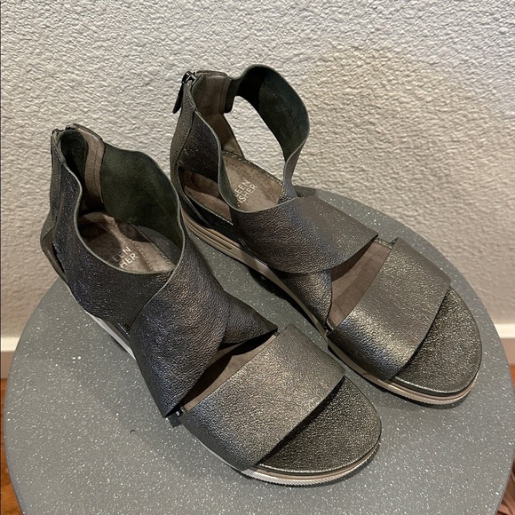 Eileen Fisher - Metallic Strappy Sandals - Picture 2 of 6